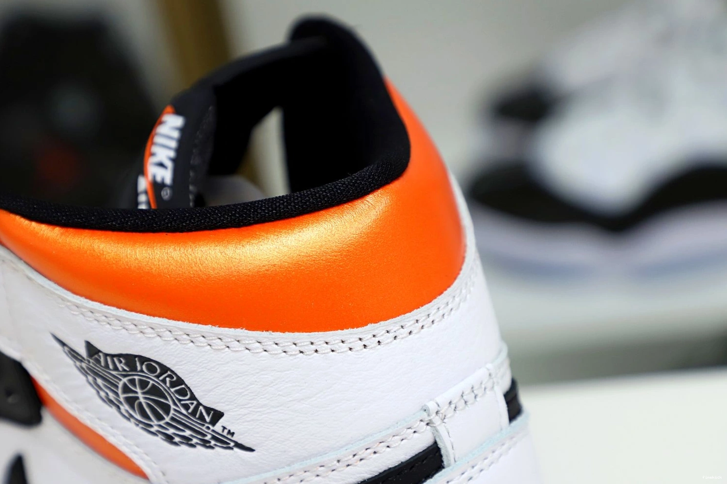 Electro Retro Air Jordan 1 Orange' High OG 0806